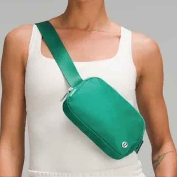 NEW Lululemon Belt Bag Cascadia Green NWT - Picture 2 of 10